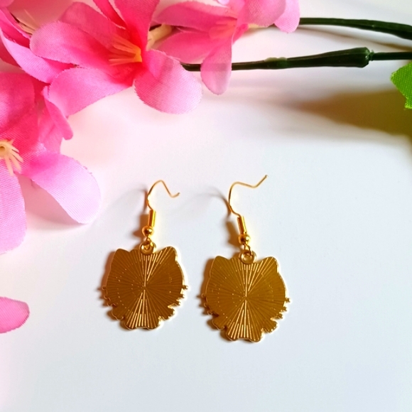 Sanrio Hello Kitty Oil Painted Handmade Earrings - Picture 3 of 4